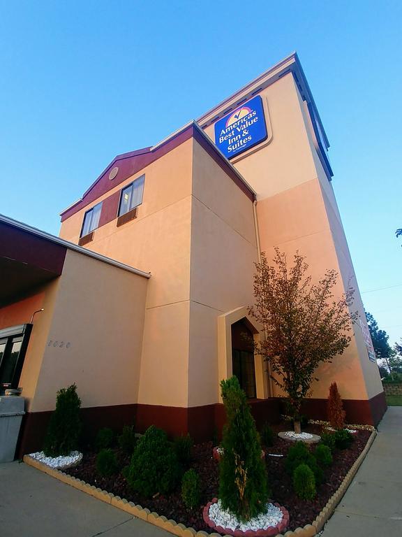 Americas Best Value Inn And Suites Lee'S Summit-Kansas City מראה חיצוני תמונה