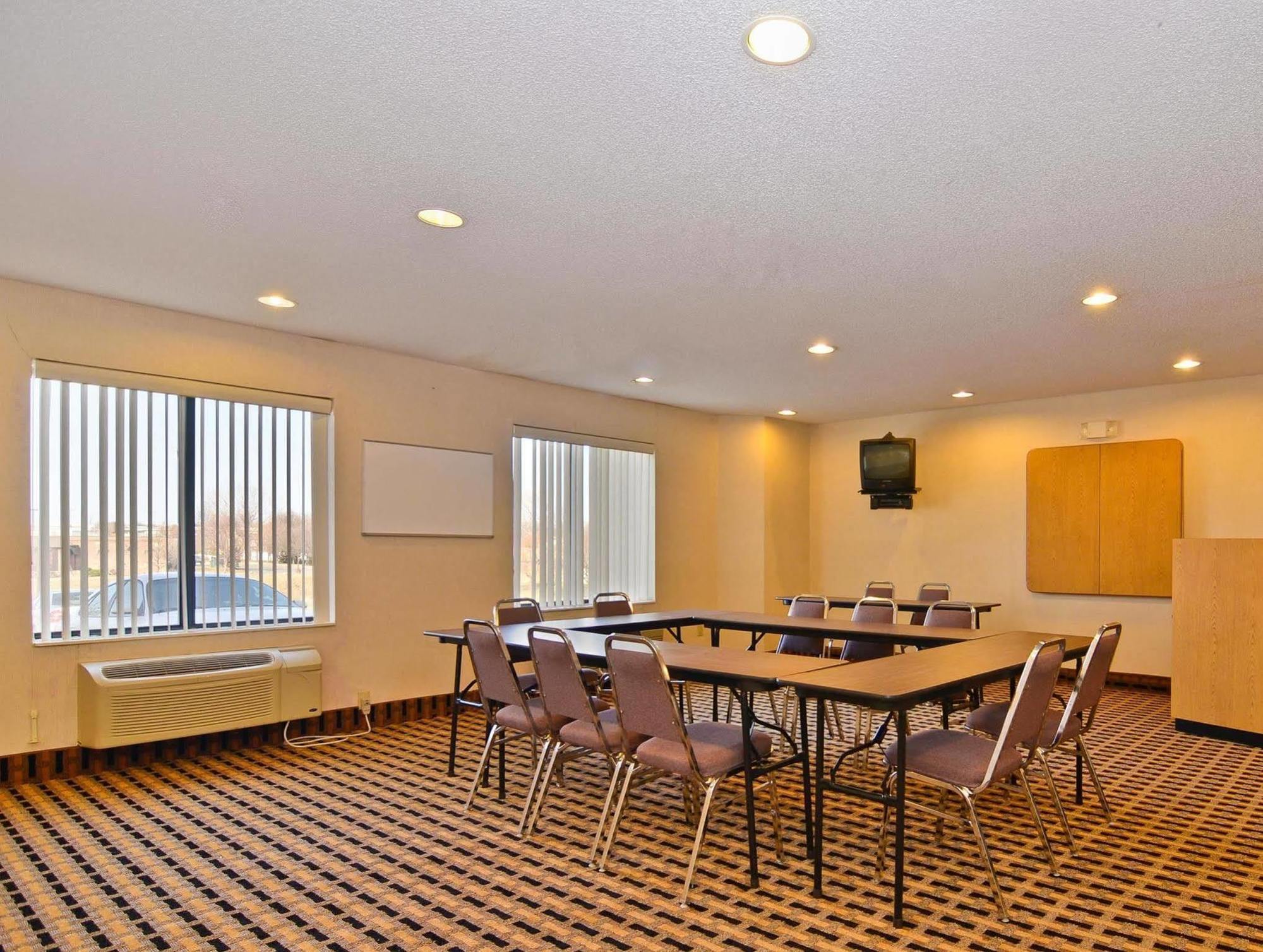 Americas Best Value Inn And Suites Lee'S Summit-Kansas City מראה חיצוני תמונה