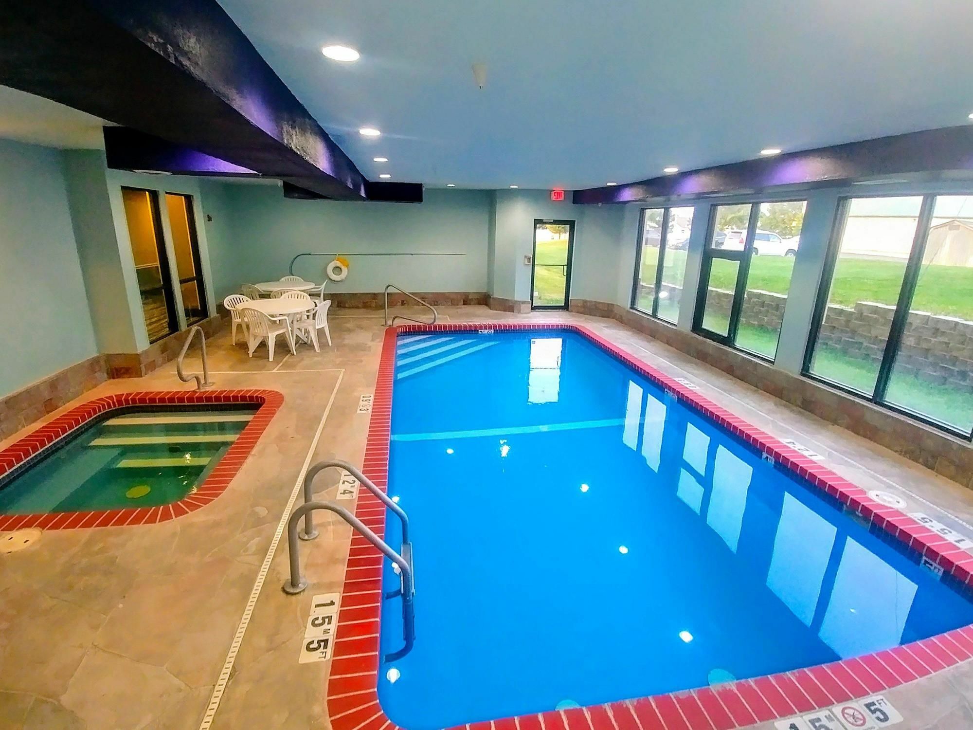 Americas Best Value Inn And Suites Lee'S Summit-Kansas City מראה חיצוני תמונה