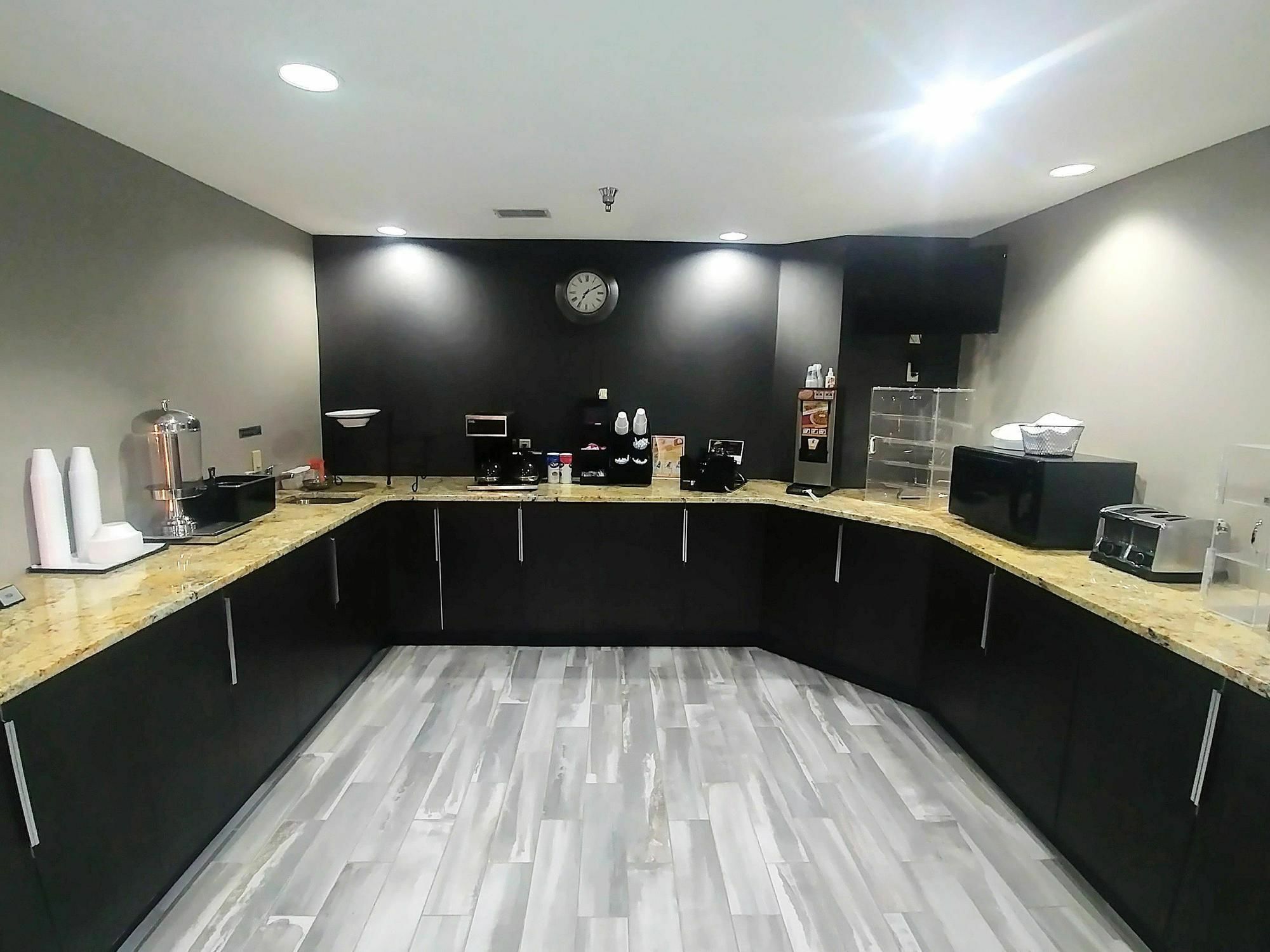 Americas Best Value Inn And Suites Lee'S Summit-Kansas City מראה חיצוני תמונה